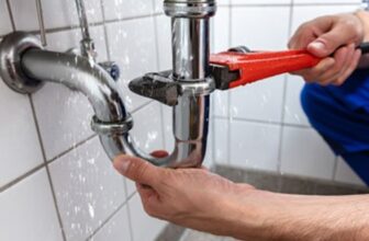 How Can You Solve Frequent Blockages with Professional Clogged Drain Repair in Naples, FL?